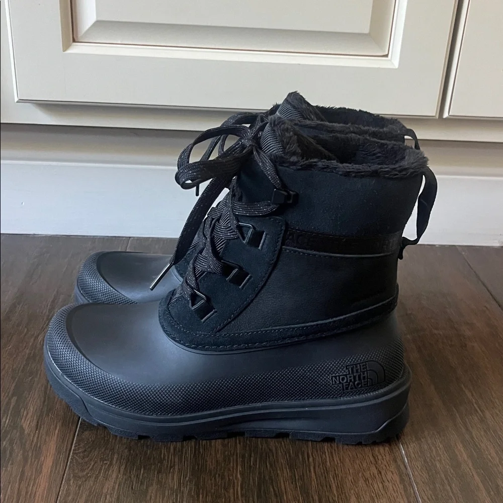 Like New! North Face Shellista V Shorty Waterproof Boots